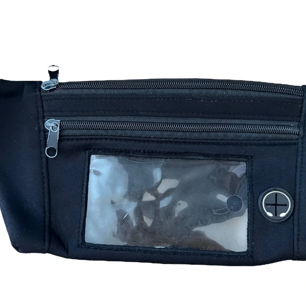 Formfit black belt bag - Picture 2 of 5